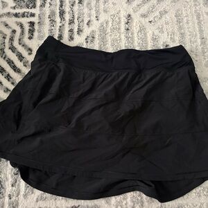 LULULEMON BLACK SKIRT